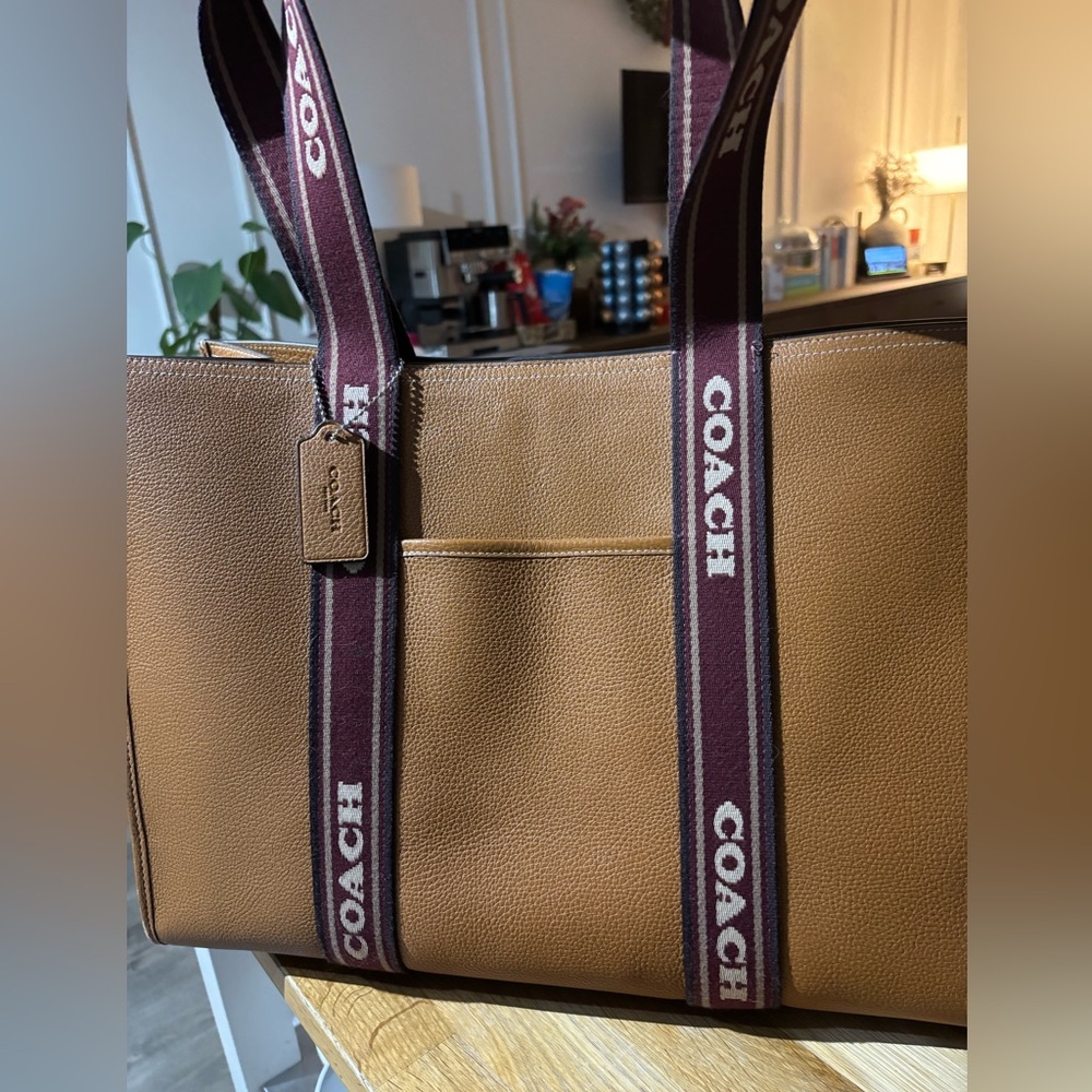 Coach Large Smith Tote 👜